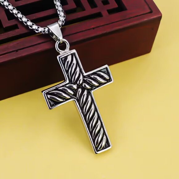 925 Silver Womens 24" Chain Link Cross Crucifix Necklace New Christian Jewelry - Picture 1 of 8